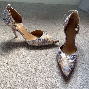 Seniorah multi-colored closed-toe pumps with chic ankle band LIGHTLY WORN 38